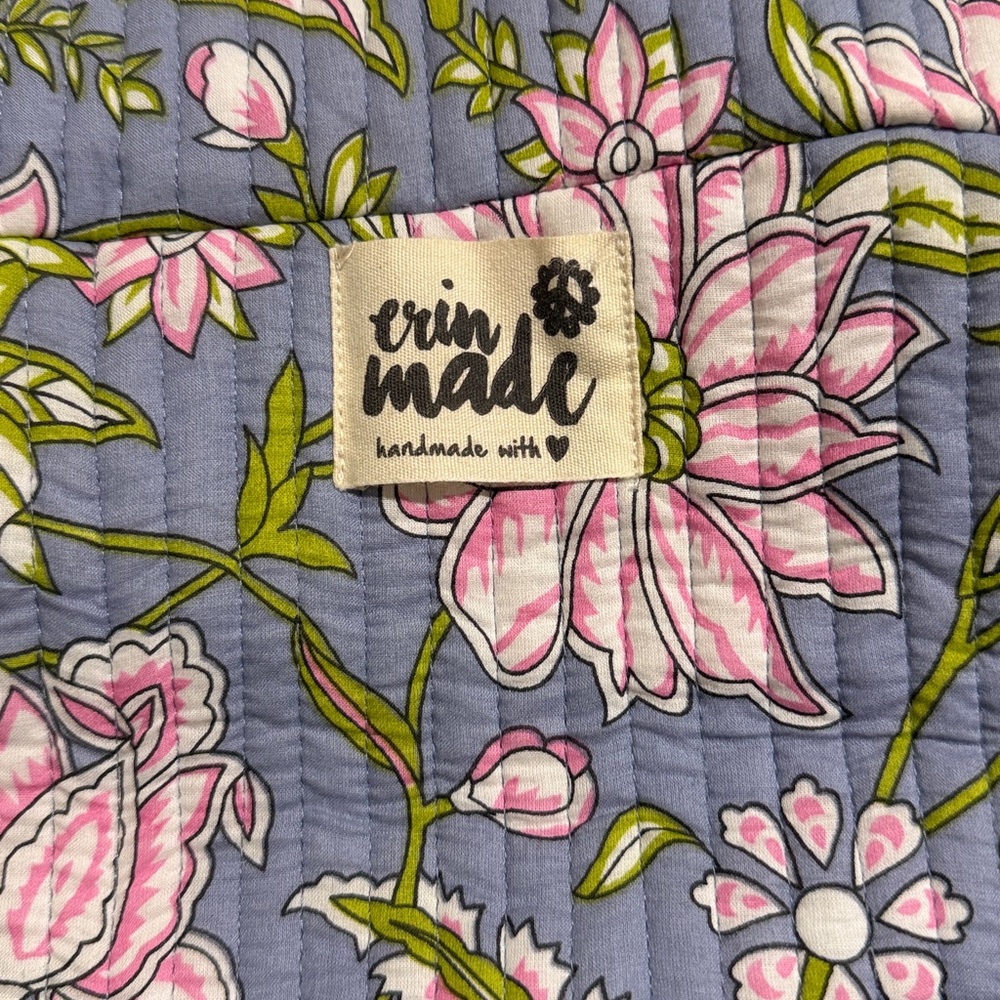 Erin Made Emma Quilted backpack🌸 - Picture 2 of 10